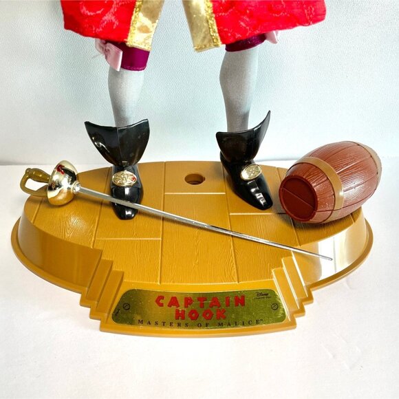 Disney Captain Hook Master of Malice Limited Edition 1999 Figure‎ - Picture 5 of 9